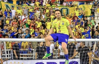 Today the legend Falcão retires from International Futsal