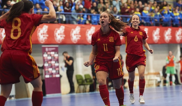 Physical performance of elite and sub-elite Spanish female futsal players