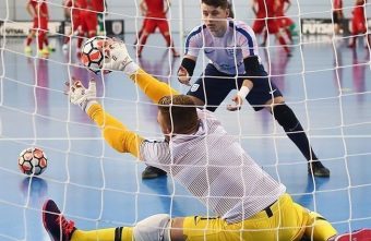 Petition to change FIFA rule regarding futsal goalkeepers protective equipment