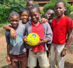 Angolan school kids – futsal
