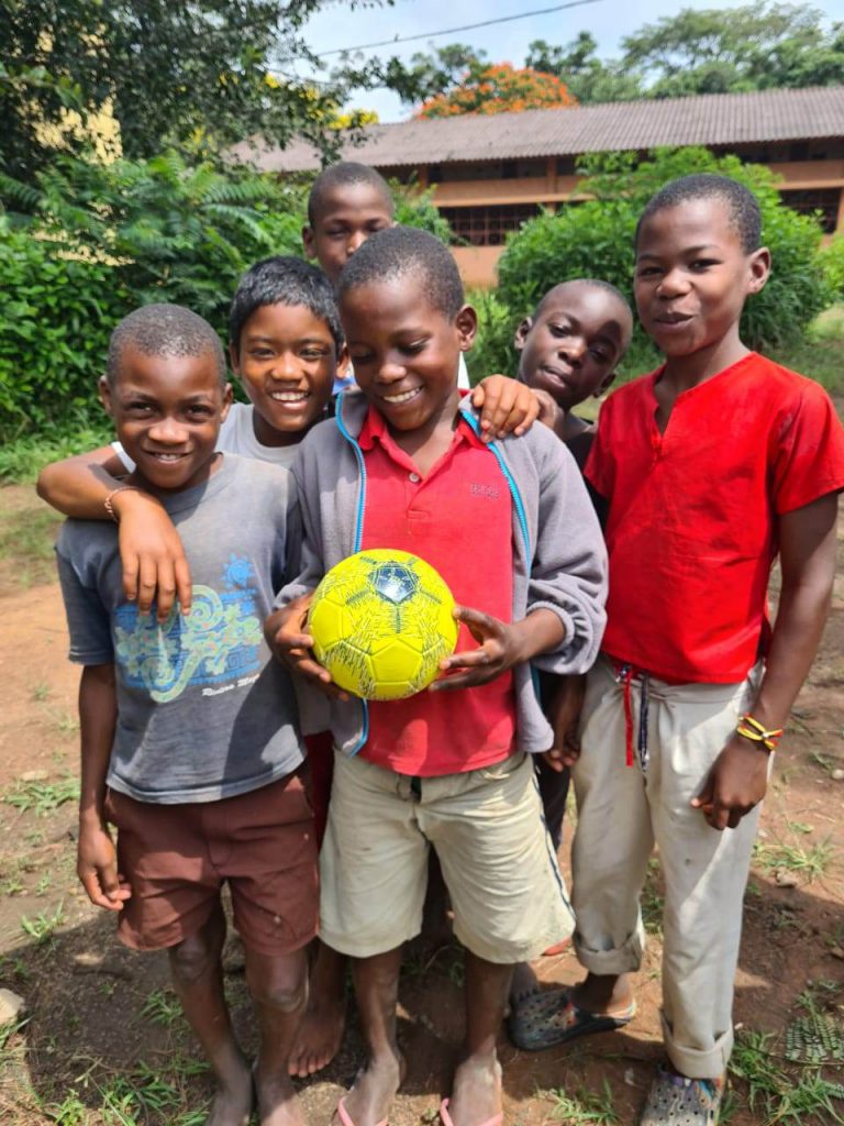 Angolan Futsal Federation working hand in hand with sponsors of the Nzoji project