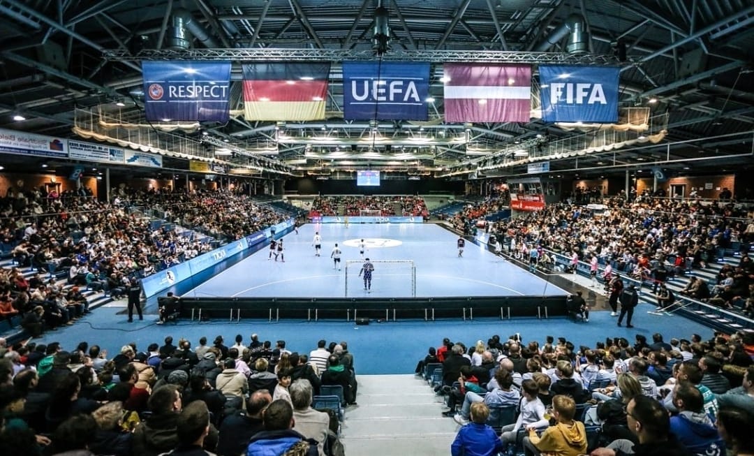 Record crowd of 2,704 spectators watches the German national futsal team defeat Latvia
