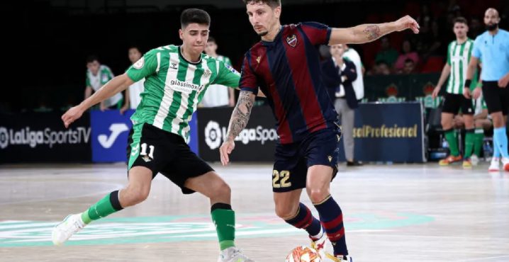 The war for control of Spanish futsal's top division is far from over in Spain