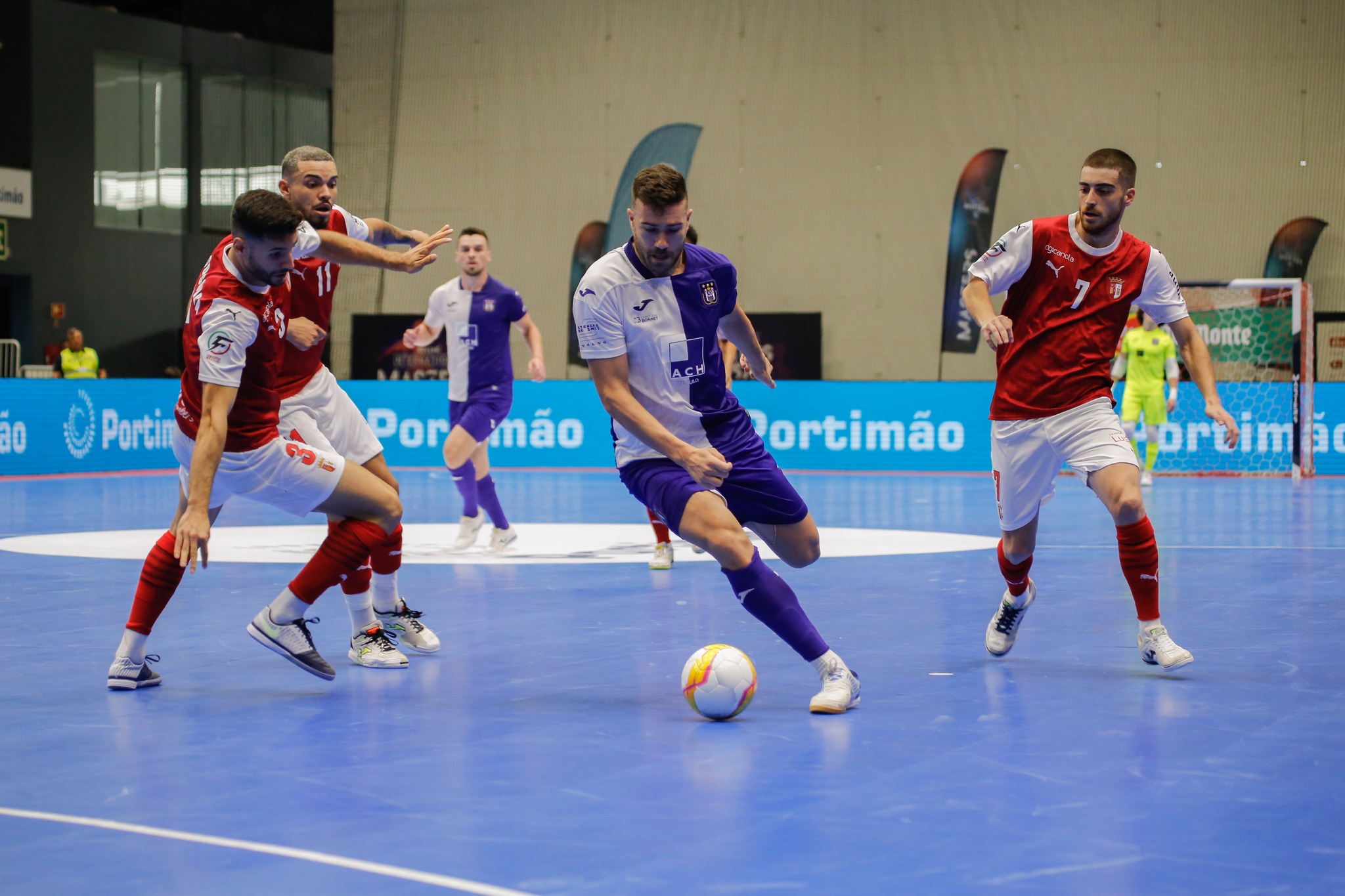 Intense Battles Unfold in the Record International Masters Futsal 2023